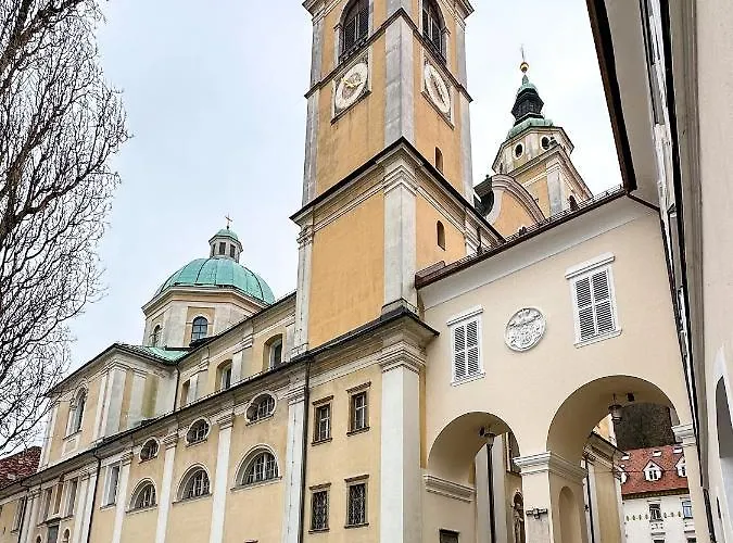 Ema Διαμέρισμα *